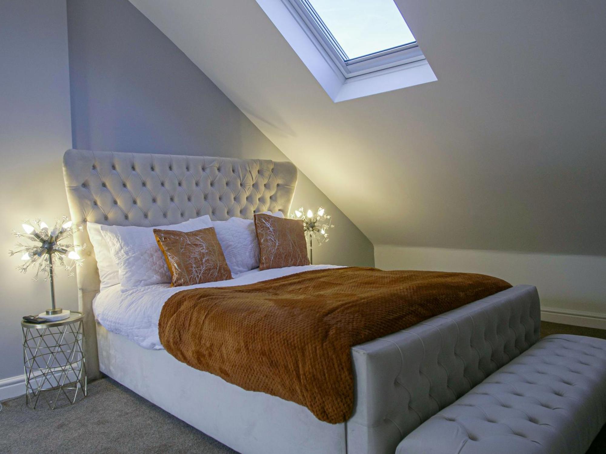 Luxe 5 Bed Bungalow In Snodland, Medway, Kent Eksteriør billede