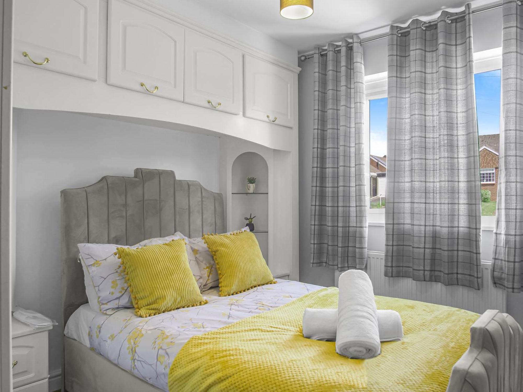 Luxe 5 Bed Bungalow In Snodland, Medway, Kent Eksteriør billede